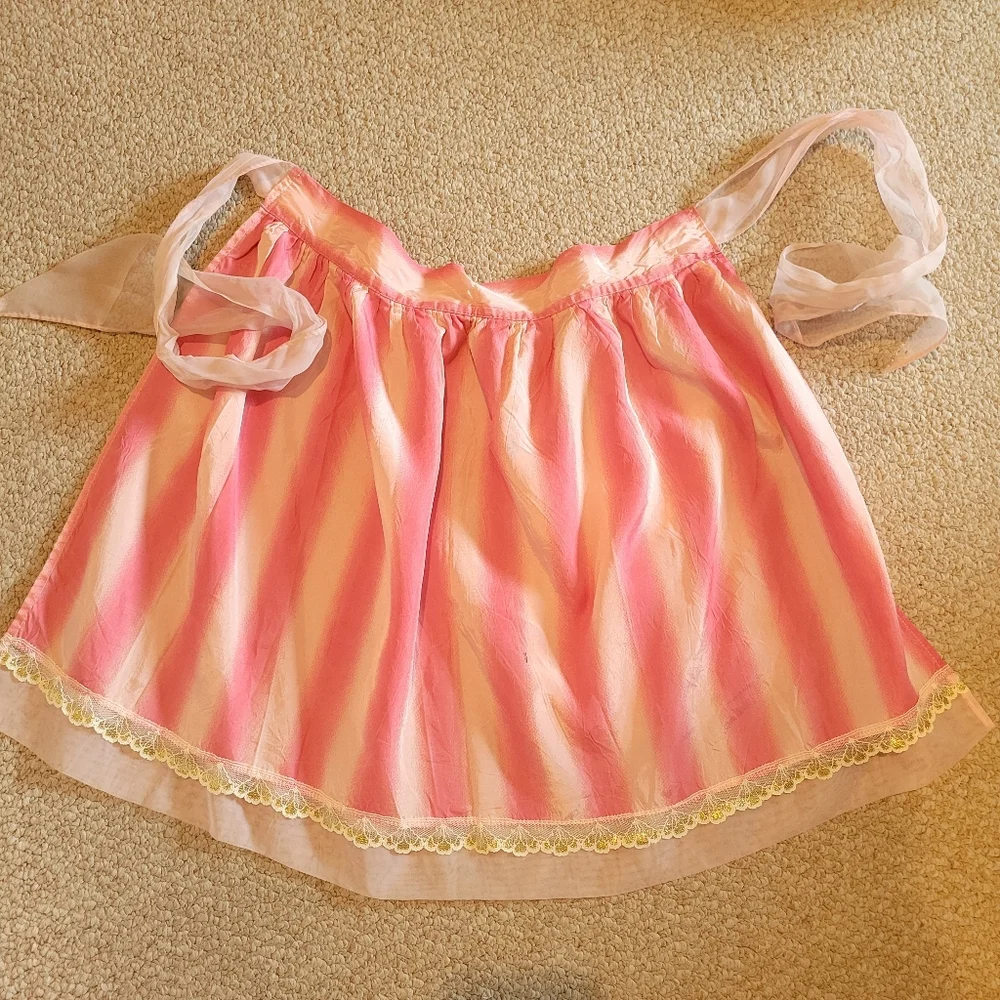 Fancy Vintage Apron ~ Pretty & Pink! ~ Handmade ~ MCM Vibe ~ Unique & Pretty!